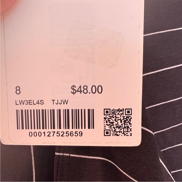 Lululemon Cates Tee - Picture 5 of 5